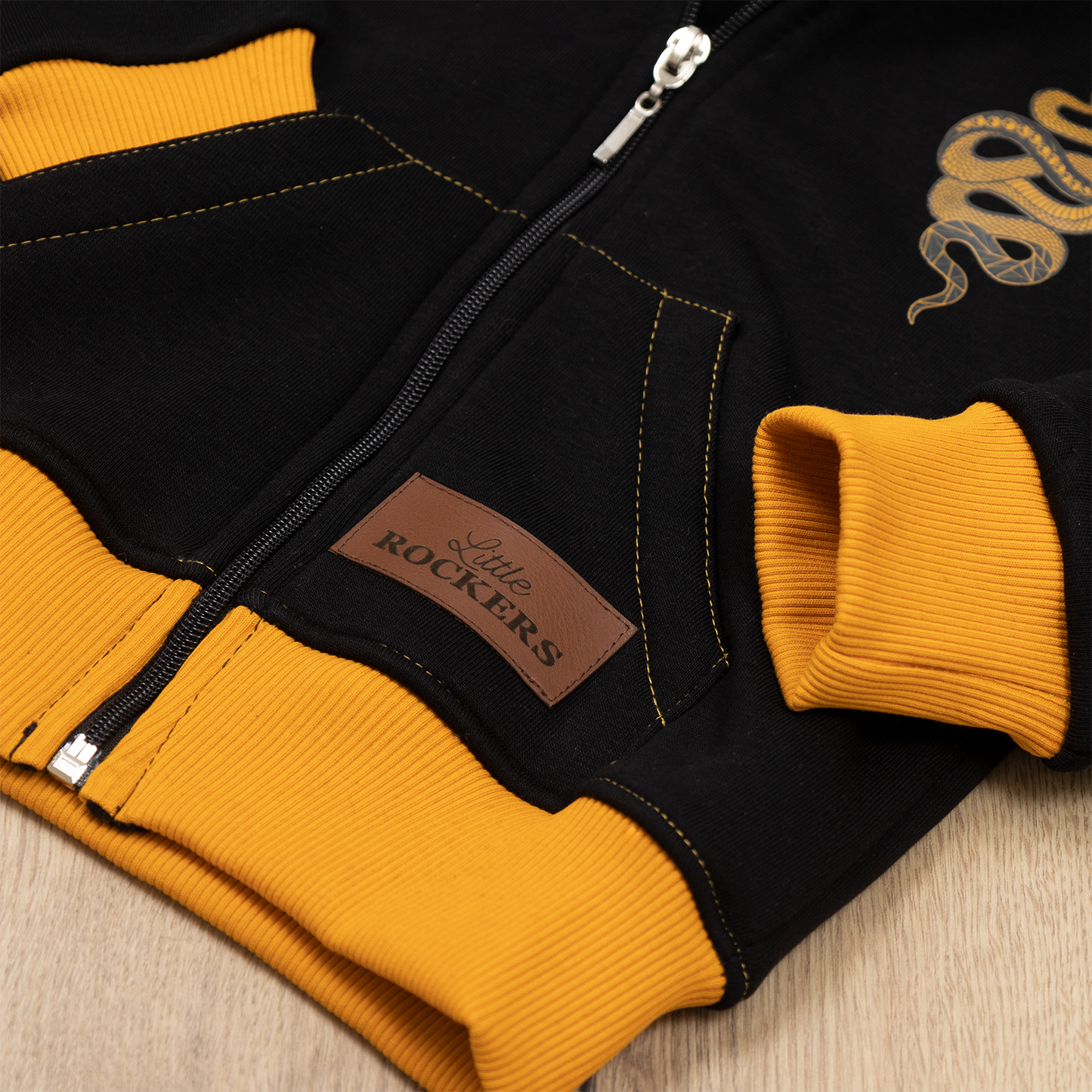 Hoodie-Jacke Snake
