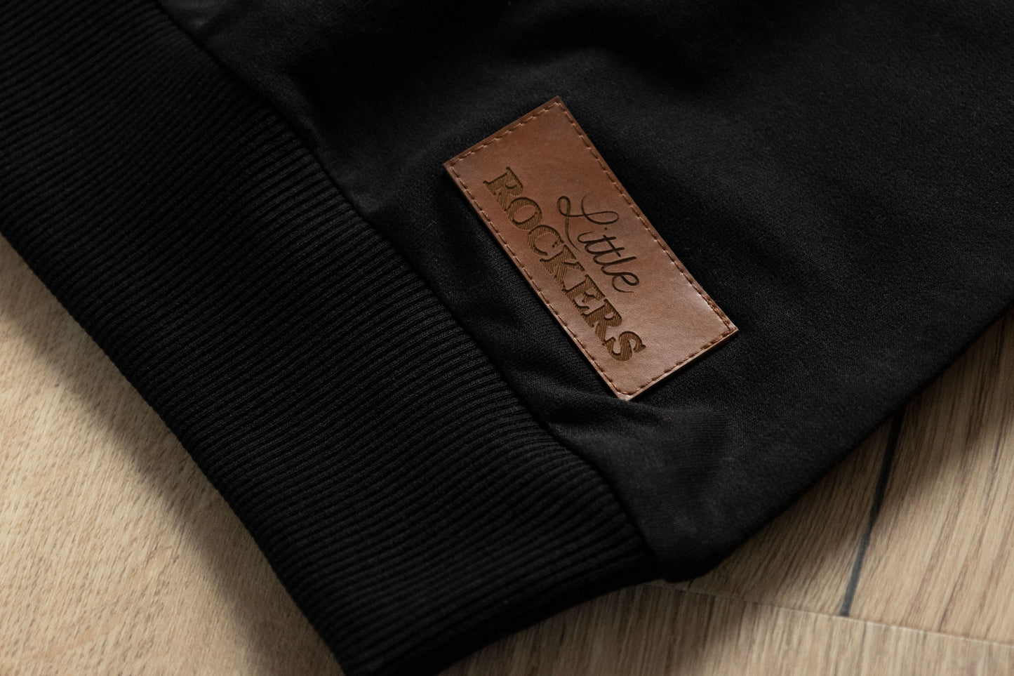 Statement Pullover Motte