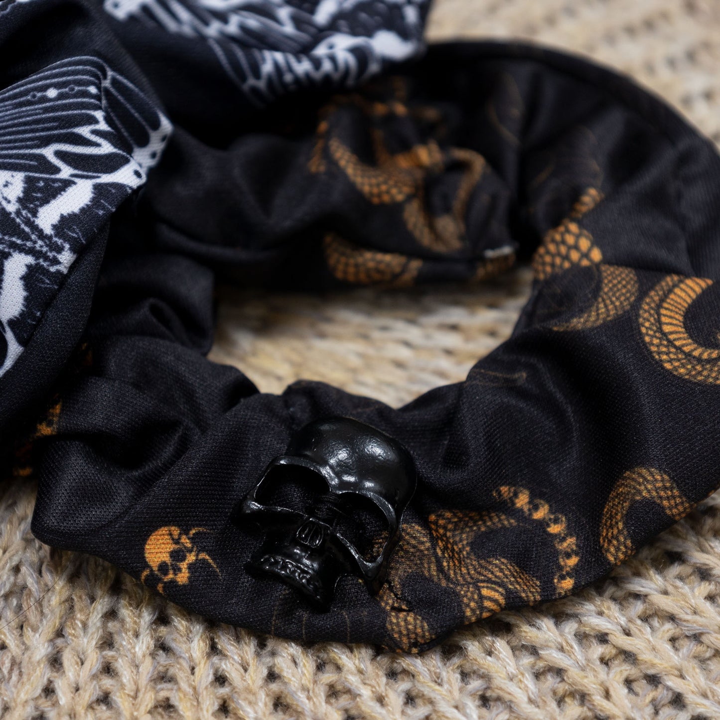Dark Harmonie Scrunchies
